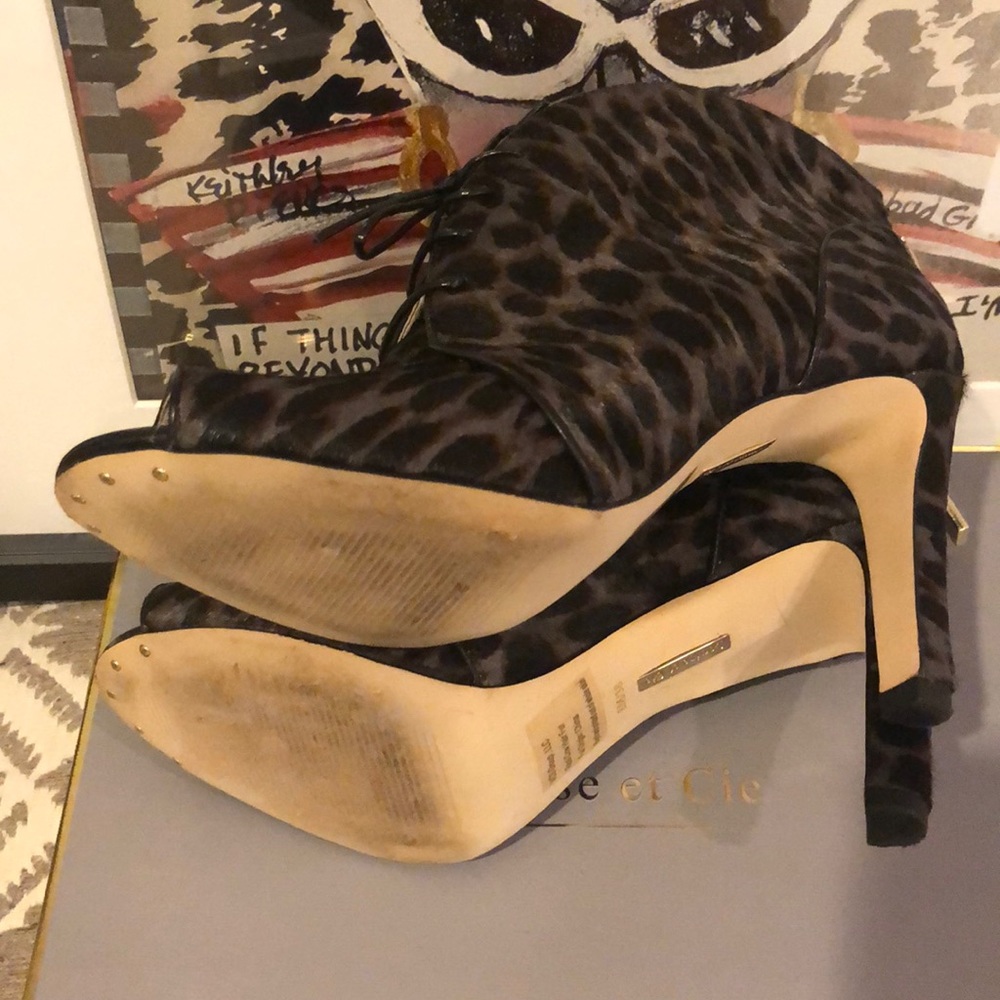 PRICE DROP!⭐️ Louise et Cie Minx Calf Hair Booties - Picture 5 of 8